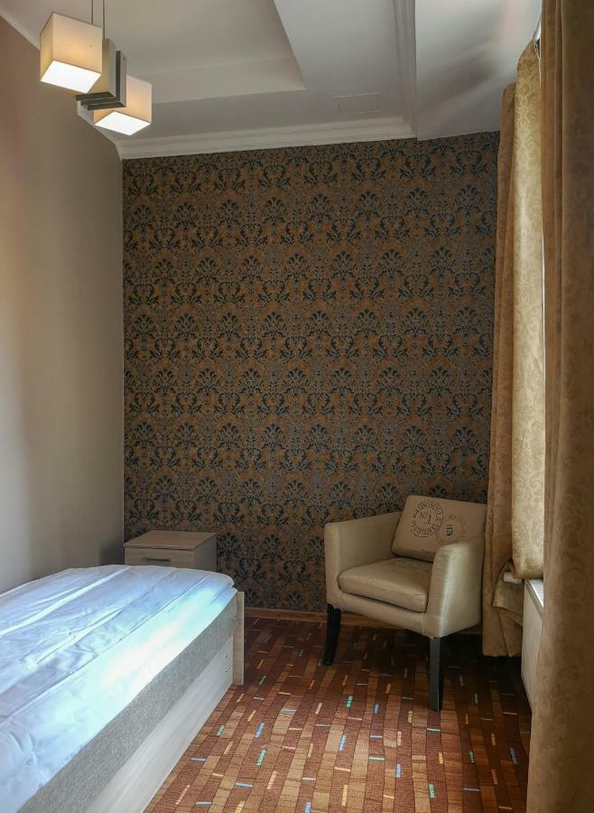 Villa Kadriorg Hostel Tallinn Exterior photo