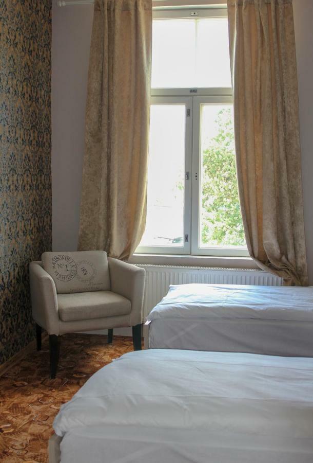 Villa Kadriorg Hostel Tallinn Exterior photo