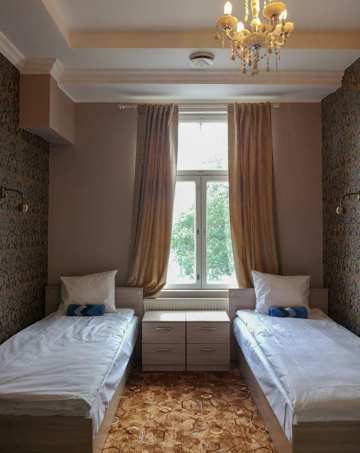 Villa Kadriorg Hostel Tallinn Exterior photo